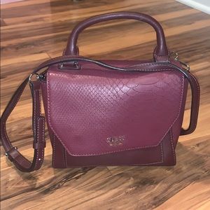 Guess burgundy crossbody !